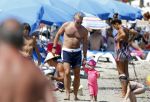 Ibiza 26 juli 2011
Wendy v Dijk met Erland Galjaard en Sem en Lizzy op het strand. Ook Martijn Amanda Bickel Jasmijn Achilles en Michelle Krabbe zijn aanwezig bij coco beach.
Peter Smulders bv