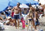 Ibiza 26 juli 2011
Wendy v Dijk met Erland Galjaard en Sem en Lizzy op het strand. Ook Martijn Amanda Bickel Jasmijn Achilles en Michelle Krabbe zijn aanwezig bij coco beach.
Peter Smulders bv
