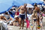 Ibiza 26 juli 2011
Wendy v Dijk met Erland Galjaard en Sem en Lizzy op het strand. Ook Martijn Amanda Bickel Jasmijn Achilles en Michelle Krabbe zijn aanwezig bij coco beach.
Peter Smulders bv