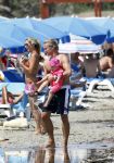 Ibiza 26 juli 2011
Wendy v Dijk met Erland Galjaard en Sem en Lizzy op het strand. Ook Martijn Amanda Bickel Jasmijn Achilles en Michelle Krabbe zijn aanwezig bij coco beach.
Peter Smulders bv