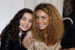Amsterdam 9 oktober 2011
Lunch met bkende vrouwen van supertrash. Fajah Lourens met dochter
Peter Smulders bv