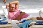 Ibiza 27 juli 2011
Herman den Blijker rust uit op het strandvan Coco Beach op ibiza.
Peter Smulders bv