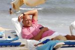 Ibiza 27 juli 2011
Herman den Blijker rust uit op het strandvan Coco Beach op ibiza.
Peter Smulders bv