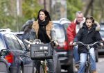 Amsterdam 26 oktober 2011
Isa Hoes met zoon Merlijn op de fiets.
Peter Smulders bv