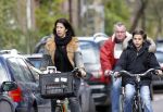 Amsterdam 26 oktober 2011
Isa Hoes met zoon Merlijn op de fiets.
Peter Smulders bv
