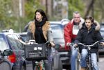 Amsterdam 26 oktober 2011
Isa Hoes met zoon Merlijn op de fiets.
Peter Smulders bv