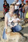 Scheveningen 2 oktober 2011
Bridget Maasland organiseert de dogwalk op het strand van Scheveningen.Isabelle Brinkman met dochtertje
Peter Smulders bv