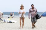ibiza 27 juli 2011
Kim Feenstra met stylist en een vriend op ibiza.
Peter Smulders bv