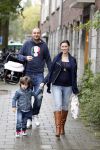 Amsterdam 8 oktober 2011
Lange Frans Frederiks  met zijn vrouw Danielle en zoon en baby Danie voor het eerst buiten.
Peter Smulders bv