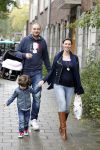 Amsterdam 8 oktober 2011
Lange Frans Frederiks  met zijn vrouw Danielle en zoon en baby Danie voor het eerst buiten.
Peter Smulders bv