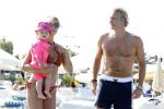 Ibiza 26 juli 2011
Wendy v Dijk met Erland Galjaard en Sem en Lizzy op het strand. Ook Martijn Amanda Bickel Jasmijn Achilles en Michelle Krabbe zijn aanwezig bij coco beach.
Peter Smulders bv