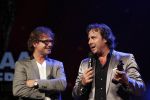 Rotterdam 2 oktober 2011
Uitreiking edisons in het world trade center in Rotterdam. Marco Borsato met edison voor zijn hele ouvre die hij krijgt uithanden van Guus Meeuwis
Peter Smulders bv