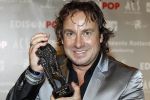 Rotterdam 2 oktober 2011
Uitreiking edisons in het world trade center in Rotterdam. Marco Borsato met edison voor zijn hele ouvre
Peter Smulders bv
