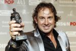 Rotterdam 2 oktober 2011
Uitreiking edisons in het world trade center in Rotterdam. Marco Borsato met edison voor zijn hele ouvre
Peter Smulders bv