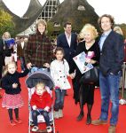 Kaatsheuvel, 9 Oktober 2011
Premiï¿½re van de musical Droomvlucht
Marjan Berk met familie
Foto Peter smulders BV