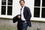Den Haag 9 oktober 2011
Marc Rutte loopt van het catshuis naar zijn auto ( saab).
Peter Smulders bv