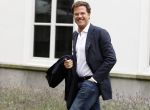 Den Haag 9 oktober 2011
Marc Rutte loopt van het catshuis naar zijn auto ( saab).
Peter Smulders bv
