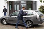 Den Haag 9 oktober 2011
Marc Rutte loopt van het catshuis naar zijn auto ( saab).
Peter Smulders bv