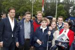 Den haag 9 oktober 2011
Rally tbv zeldzame ziekte fonds die vanaf het catshuis vertrekt. Premier Marc Rutte geeft het startsein. Mark Rutte met jan Peter Balkenende
Peter Smulders bv