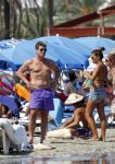 Ibiza 26 juli 2011
Wendy v Dijk met Erland Galjaard en Sem en Lizzy op het strand. Ook Martijn Amanda Bickel Jasmijn Achilles en Michelle Krabbe zijn aanwezig bij coco beach.
Peter Smulders bv
