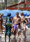 Ibiza 26 juli 2011
Wendy v Dijk met Erland Galjaard en Sem en Lizzy op het strand. Ook Martijn Amanda Bickel Jasmijn Achilles en Michelle Krabbe zijn aanwezig bij coco beach.
Peter Smulders bv