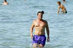 Ibiza 26 juli 2011
Wendy v Dijk met Erland Galjaard en Sem en Lizzy op het strand. Ook Martijn Amanda Bickel Jasmijn Achilles en Michelle Krabbe zijn aanwezig bij coco beach.
Peter Smulders bv