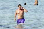 Ibiza 26 juli 2011
Wendy v Dijk met Erland Galjaard en Sem en Lizzy op het strand. Ook Martijn Amanda Bickel Jasmijn Achilles en Michelle Krabbe zijn aanwezig bij coco beach.
Peter Smulders bv