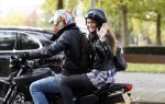 Amsterdam 26 oktober 2011
Melody Klaver bij vriend achter op de motor.
Peter Smulders bv