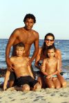 Ibiza 26 juli 2011
Pierre v Hooijdonk met vrouw en kinderen op het strand bij coco beach.
Peter Smulders bv