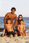 Ibiza 26 juli 2011
Pierre v Hooijdonk met vrouw en kinderen op het strand bij coco beach.
Peter Smulders bv