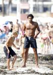Ibiza 26 juli 2011
Pierre v Hooijdonk met vrouw en kinderen op het strand bij coco beach.
Peter Smulders bv