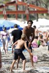 Ibiza 26 juli 2011
Pierre v Hooijdonk met vrouw en kinderen op het strand bij coco beach.
Peter Smulders bv