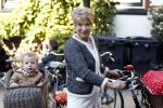 Amsterdam 22 oktober 2011
Puck Croiset met kleinzoon op de fiets.
Peter Smulders bv