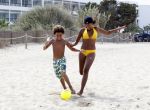 ibiza 27 juli 2011
Joelle Gullit aan het voetballen met Ruben kluivert.
Peter Smulders bv