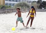 ibiza 27 juli 2011
Joelle Gullit aan het voetballen met Ruben kluivert.
Peter Smulders bv