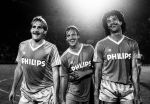 Amsterdam, 28 Augustus 1985 eindstand 2-4
2 doelpunten van de Gijp en 2 doelpunten Gullit
Ruud Gullit, Ton Lokhof en Rene v d Gijp
Foto Peter Smulders Bv