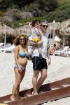 Ibiza 27 juli 2011
Ruud de Wild met zijn zwangere vrouw Aafke en zoontje op vakantie op ibiza.
Peter Smulders bv