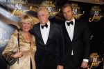 Amsterdam 28 oktober 2011
Tuschinski bestaat 90 jaar. Sheila de Vries met man zoon en vriendin
Peter Smulders bv