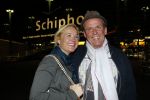 Schiphol 27 / 28 oktober 2011
Sonja Bakker en haar nieuwe vriend Jan arriveren op schiphol na vakantie naar ibiza.
Peter Smulders bv