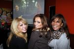 Amsterdam 20 oktober 2011
De diva s draaien door op tv wordt bekeken door Patricia Paay Patty Brard en Tatjana.
Peter Smulders bv