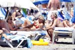 Ibiza 26 juli 2011
Wendy v Dijk met Erland Galjaard en Sem en Lizzy op het strand. Ook Martijn Amanda Bickel Jasmijn Achilles en Michelle Krabbe zijn aanwezig bij coco beach.
Peter Smulders bv