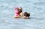 Ibiza 26 juli 2011
Wendy v Dijk met Erland Galjaard en Sem en Lizzy op het strand. Ook Martijn Amanda Bickel Jasmijn Achilles en Michelle Krabbe zijn aanwezig bij coco beach.
Peter Smulders bv