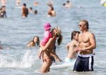Ibiza 26 juli 2011
Wendy v Dijk met Erland Galjaard en Sem en Lizzy op het strand. Ook Martijn Amanda Bickel Jasmijn Achilles en Michelle Krabbe zijn aanwezig bij coco beach.
Peter Smulders bv