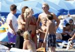 Ibiza 26 juli 2011
Wendy v Dijk met Erland Galjaard en Sem en Lizzy op het strand. Ook Martijn Amanda Bickel Jasmijn Achilles en Michelle Krabbe zijn aanwezig bij coco beach.
Peter Smulders bv