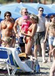 Ibiza 26 juli 2011
Wendy v Dijk met Erland Galjaard en Sem en Lizzy op het strand. Ook Martijn Amanda Bickel Jasmijn Achilles en Michelle Krabbe zijn aanwezig bij coco beach.
Peter Smulders bv