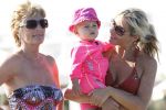 Ibiza 26 juli 2011
Wendy v Dijk met Erland Galjaard en Sem en Lizzy op het strand. Ook Martijn Amanda Bickel Jasmijn Achilles en Michelle Krabbe zijn aanwezig bij coco beach.
Peter Smulders bv