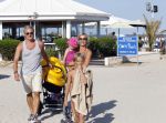 Ibiza 26 juli 2011
Wendy v Dijk met Erland Galjaard en Sem en Lizzy op het strand. Ook Martijn Amanda Bickel Jasmijn Achilles en Michelle Krabbe zijn aanwezig bij coco beach.
Peter Smulders bv