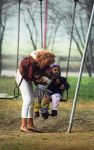 Milaan, 8 December 1989
Yvonne Gullit ( Yvonne de Vries ) met haar twee kinderen Felicity Gullit en Chamaine Gullit
Foto Peter Smulders BV