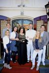 Leiden 24 oktober 2011
Presentatie cast musical zangeres zonder naam met oa Ellen Pieters Job Bovenlander Nikki v Ostaijen Ylva Wichers Schreur Stefan de Kogel Sabine Beens en Jasper Kerkhof in de schouwburg van Leiden.
Peter Smulders bv