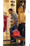 Amsterdam 11 november 2012
Estelle Cruiff en Badr Hari doen boodschappen in Amsterdam met Maxim Gullit.
Peter Smulders bv